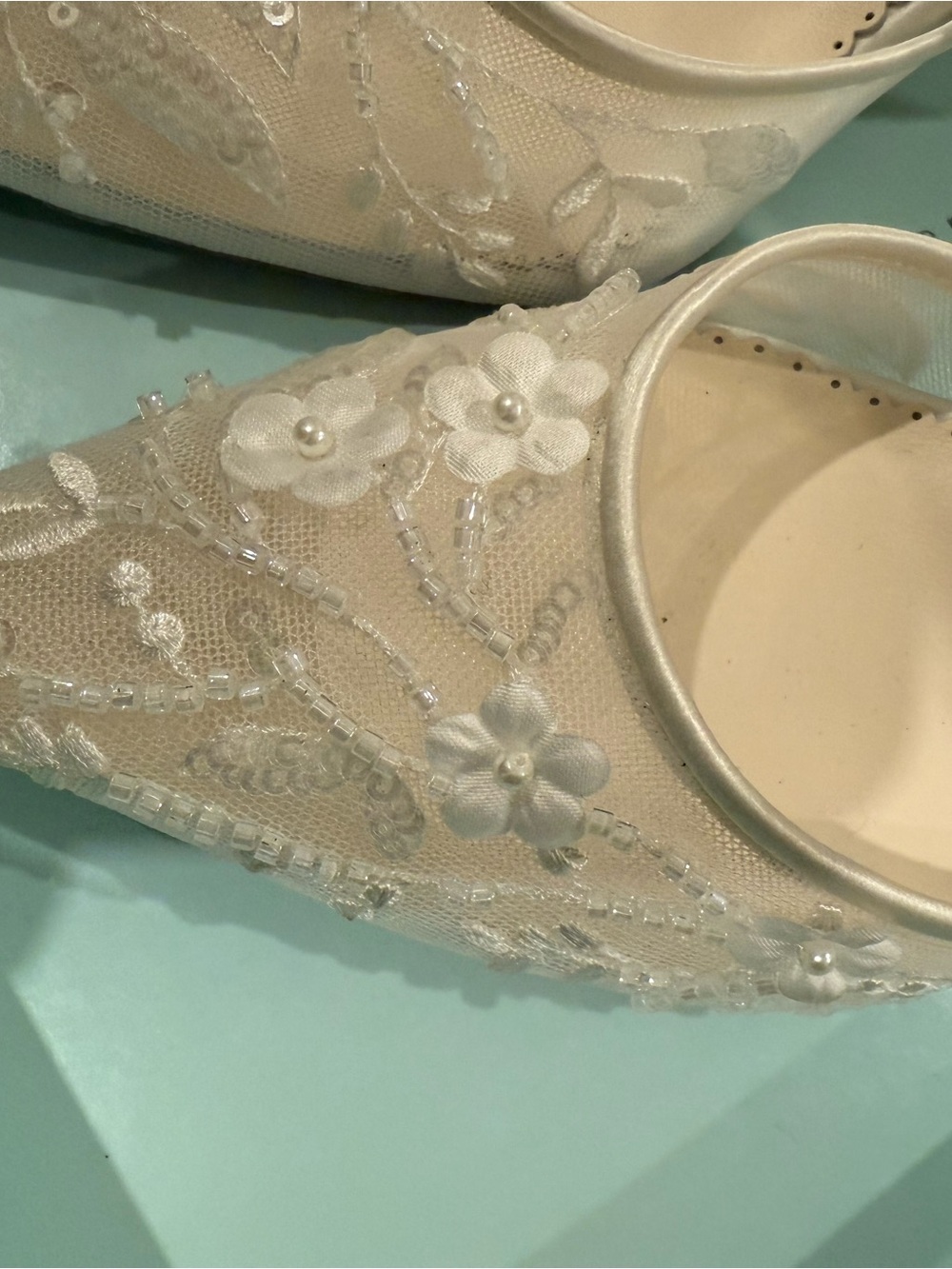 Bella Belle Women's Ivory Embroidered Pointed-Toe Ankle-Strap Heels - Picture 3 of 5